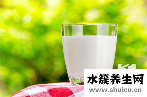 牛奶洗臉的正確方法