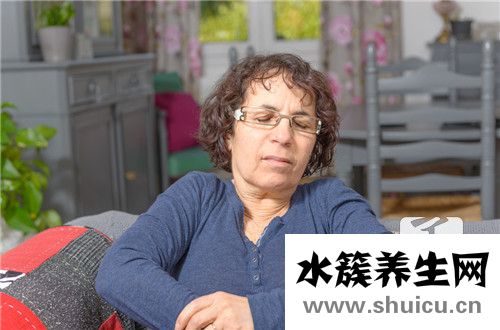 大便細小像擠牙膏似的
