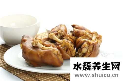 鹵豬腳