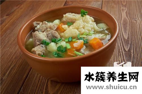 五指毛桃煲豬骨