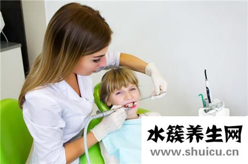 小孩牙齒沒掉又長出新牙怎么辦