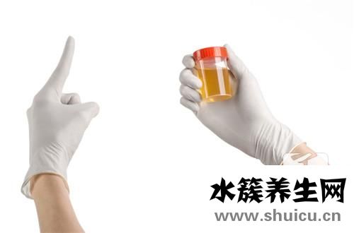 老人尿血