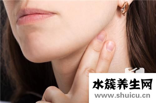 下巴密密麻麻小顆粒