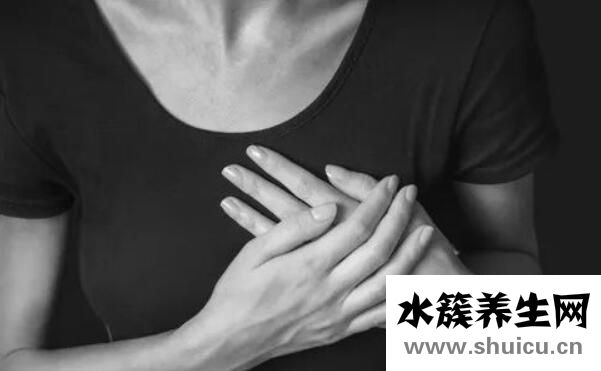乳房上長黑色的斑點是什么原因