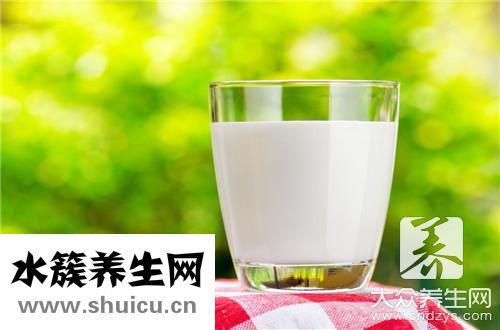 榨蘋果汁