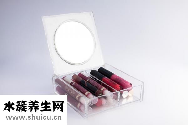 下眼瞼腫了
