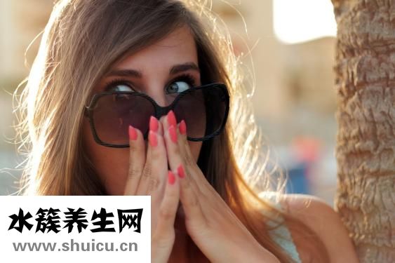下面濕濕的
