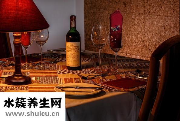 睡覺頭朝西好不好
