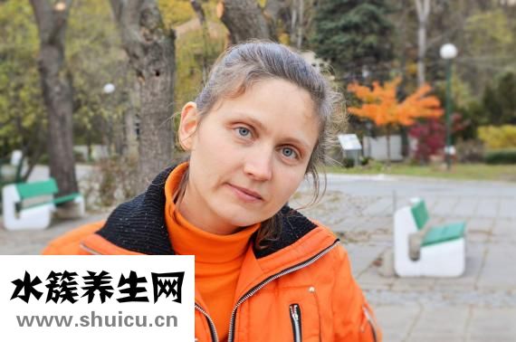 臉上膚色暗沉
