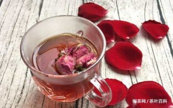 堅持喝一個月玫瑰花茶對乳房好嗎（堅持喝一個月玫瑰花茶）