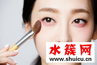 腮紅可以當眼影用嗎